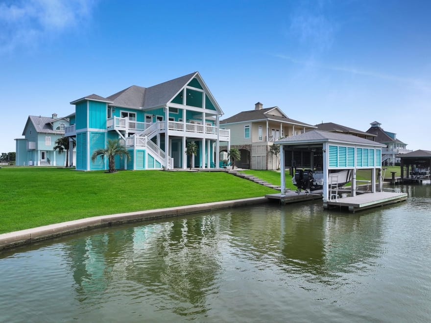 2005 & 2009 Laguna Harbor Cove Boulevard, Port Bolivar, Texas