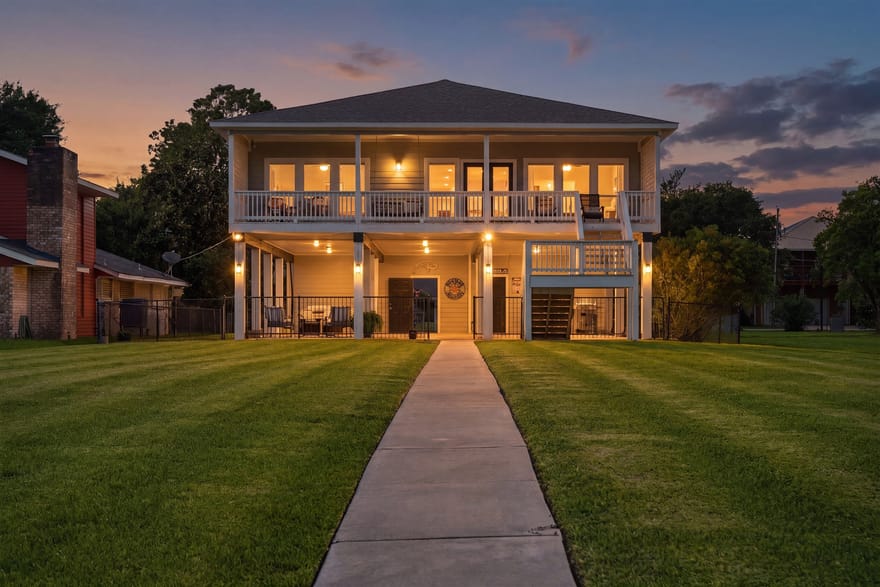 2534 Cliff Drive, San Leon, Texas