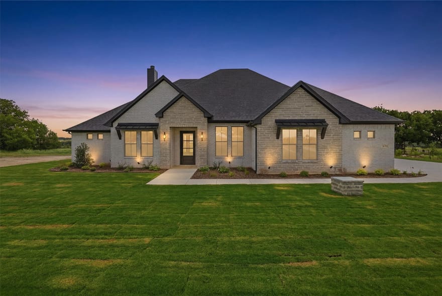 6132 County Road 1229, Godley, Texas