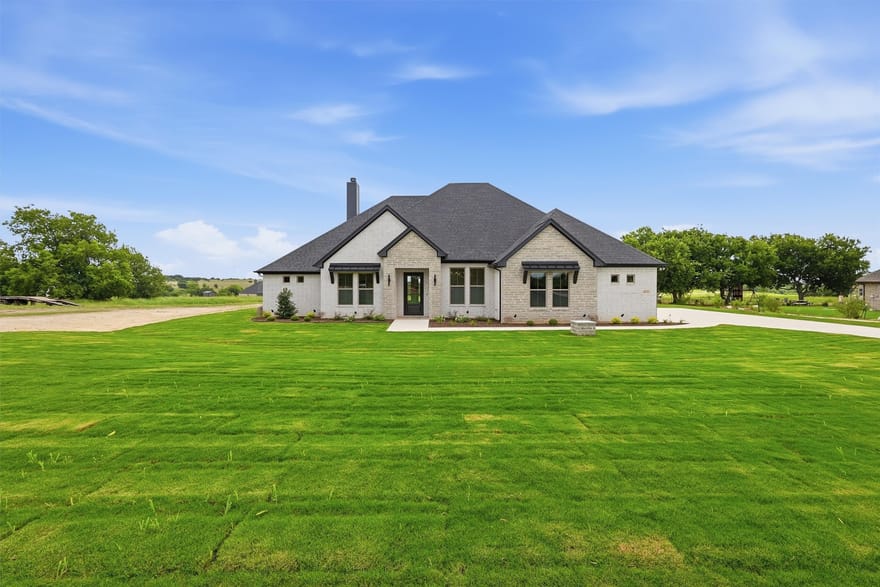 6132 County Road 1229, Godley, Texas