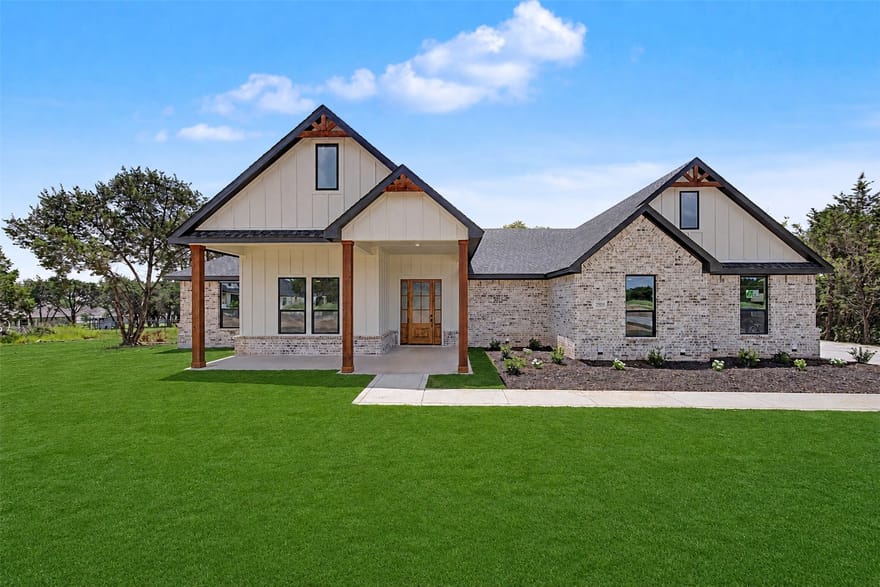 7804 Kenleigh Lane, Rio Vista, Texas