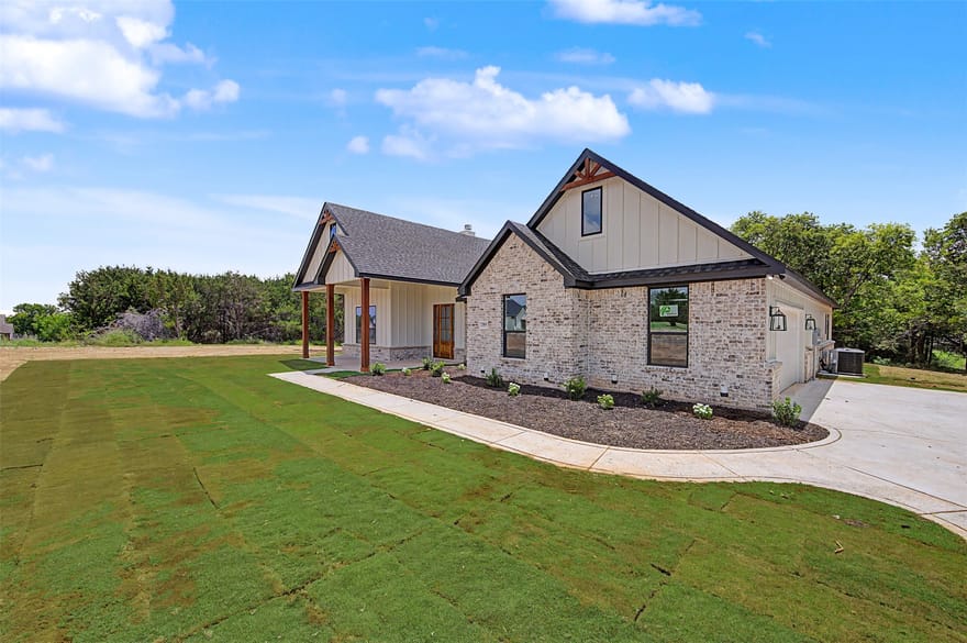 7804 Kenleigh Lane, Rio Vista, Texas