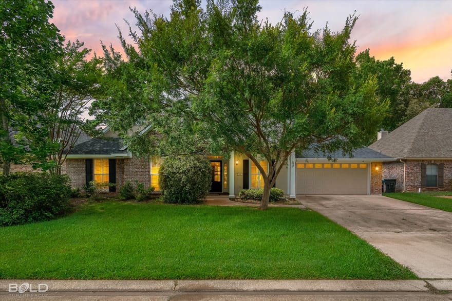444 Grand Oaks Drive, Shreveport, Louisiana