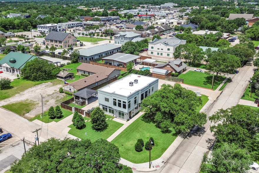 316 Morningside Drive, Friendswood, Texas