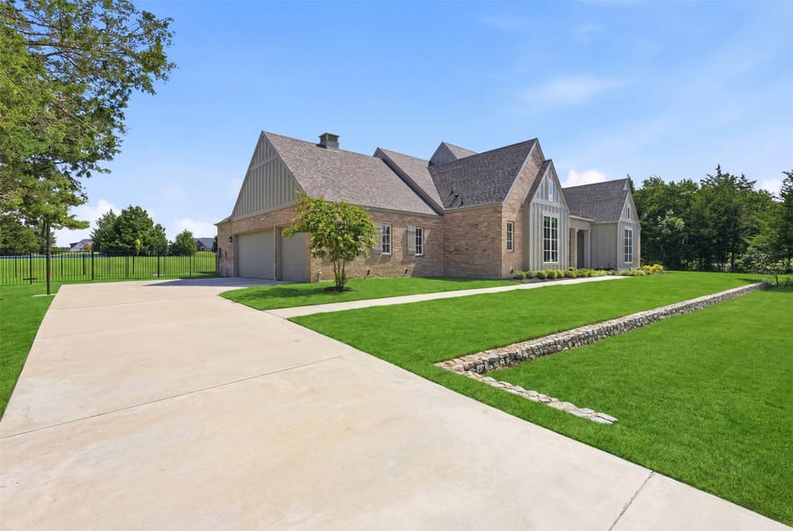425 Abagail Lane, Van Alstyne, Texas