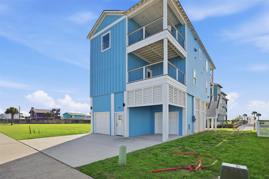 18 Blue Heron Circle, Galveston, Texas