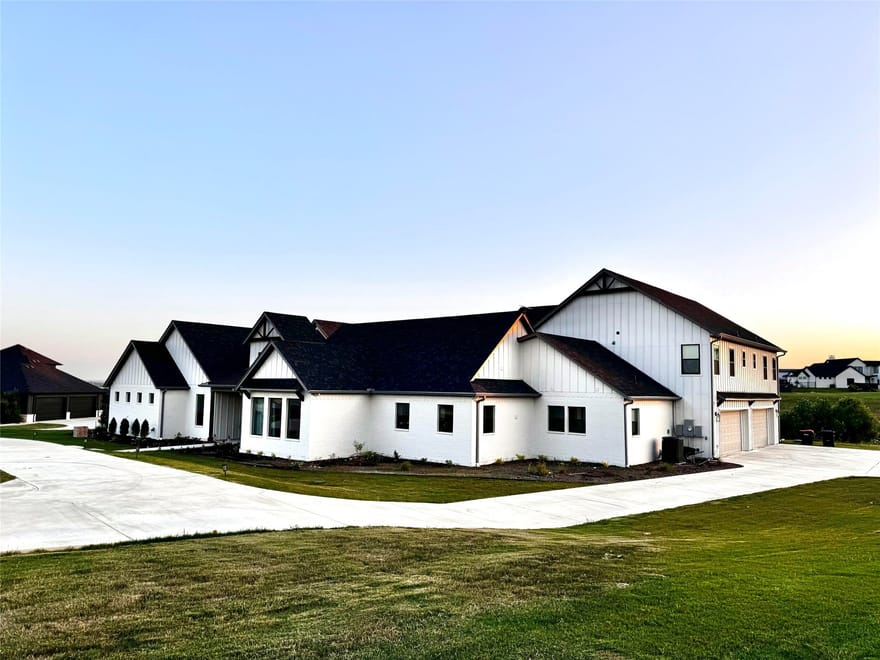 12301 Bella Sera Drive, Fort Worth, Texas