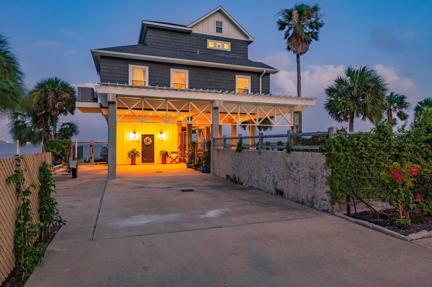 12 Tiki Circle, Tiki Island, Texas