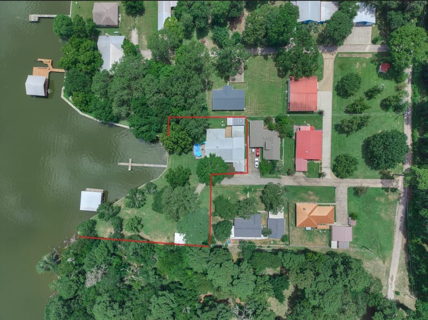 150 N Lakeway Circle, Trinity, Texas