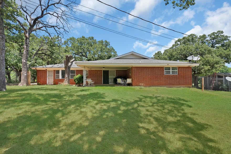 305 W Bethesda Road, Burleson, Texas