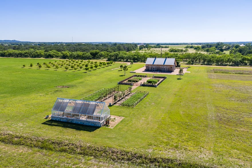 745 Dusty Farm Lane, Fredericksburg, Texas