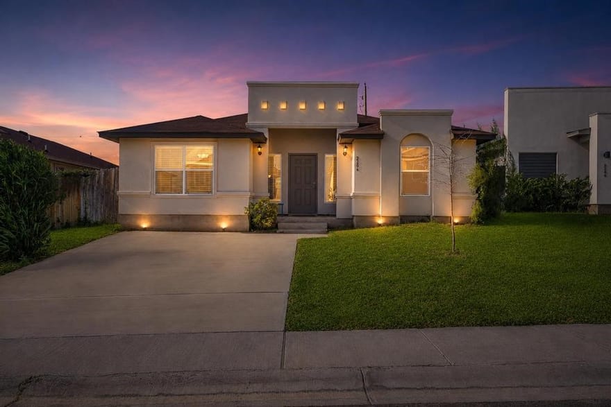 2206 Durazno Court, Laredo, Texas