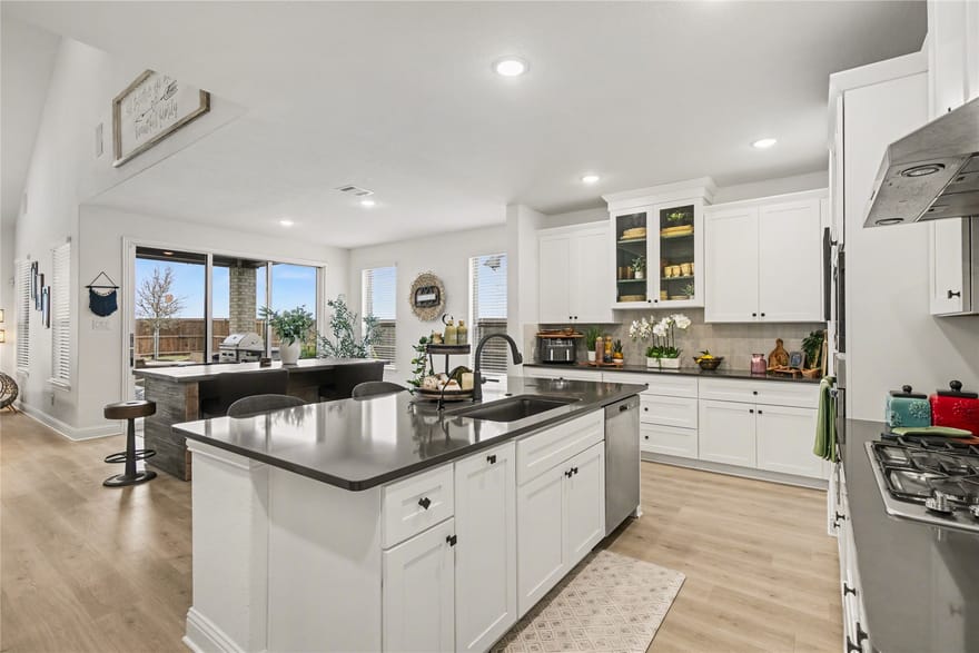 4204 Hacienda Parkway, Joshua, Texas