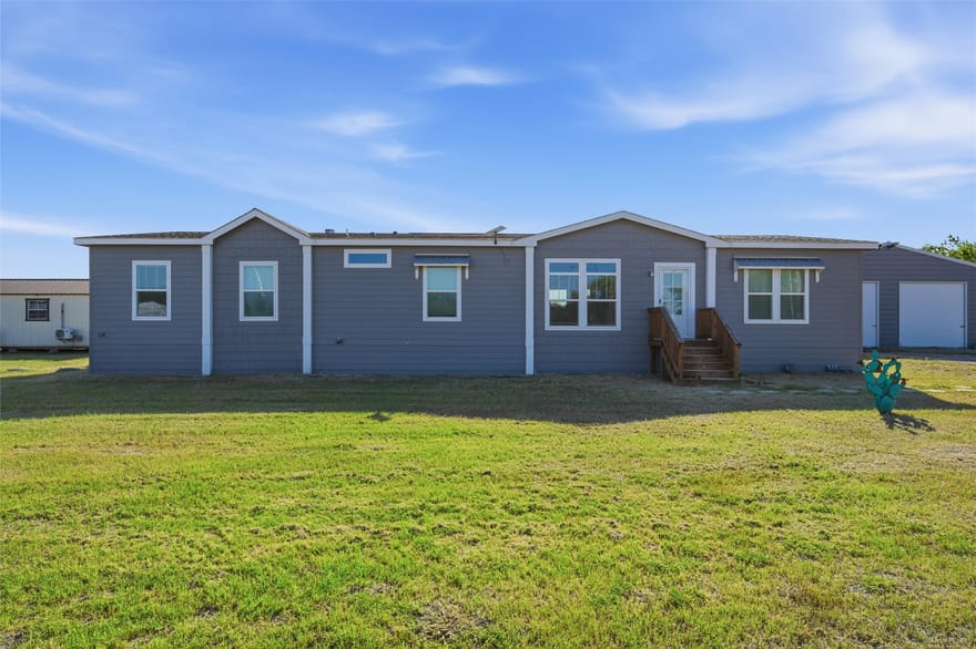 404 Hcr 3258, Mount Calm, Texas