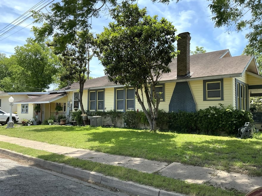 1026 Saint Paul Street, Gonzales, Texas