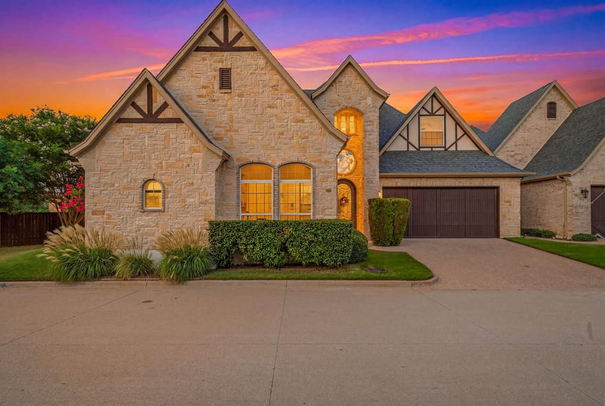 2414 Vineyard Drive, Granbury, Texas