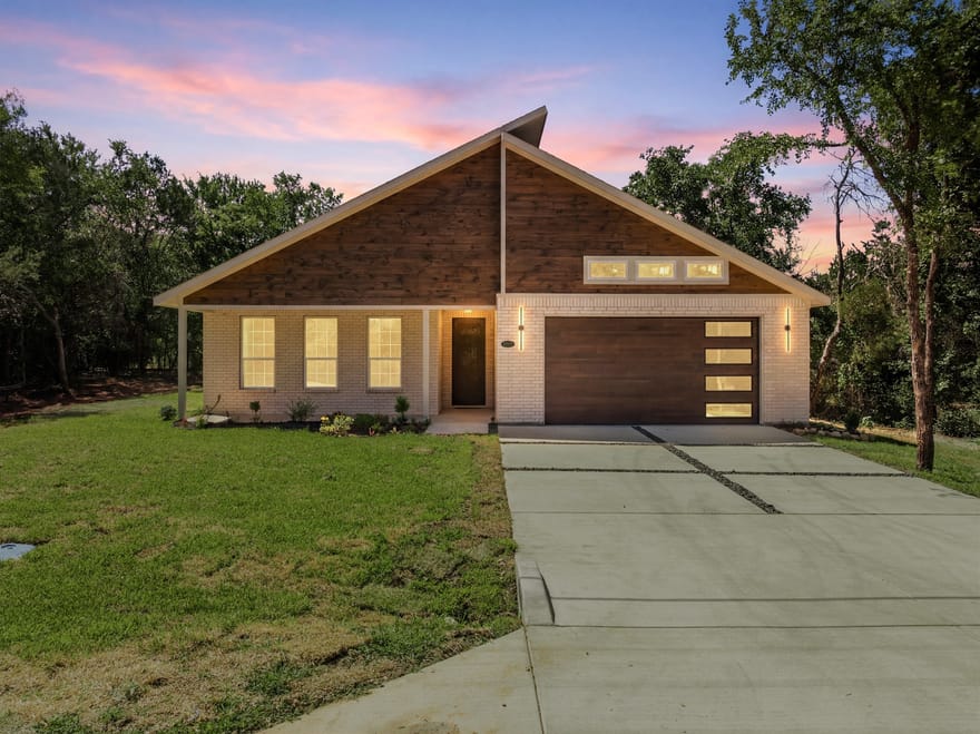 24113 Stonewood Drive, Whitney, Texas