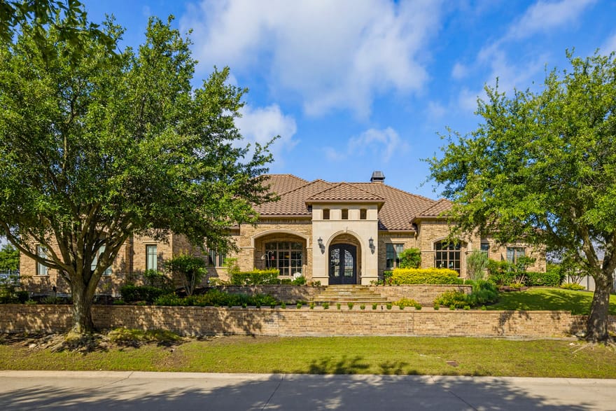 6705 Saucon Valley Drive, Fort Worth, Texas