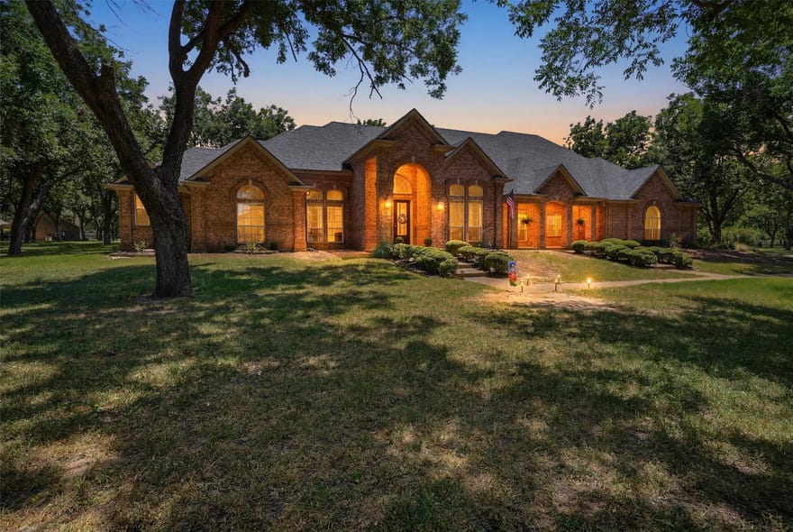 7405 Fox Fire Court, Granbury, Texas