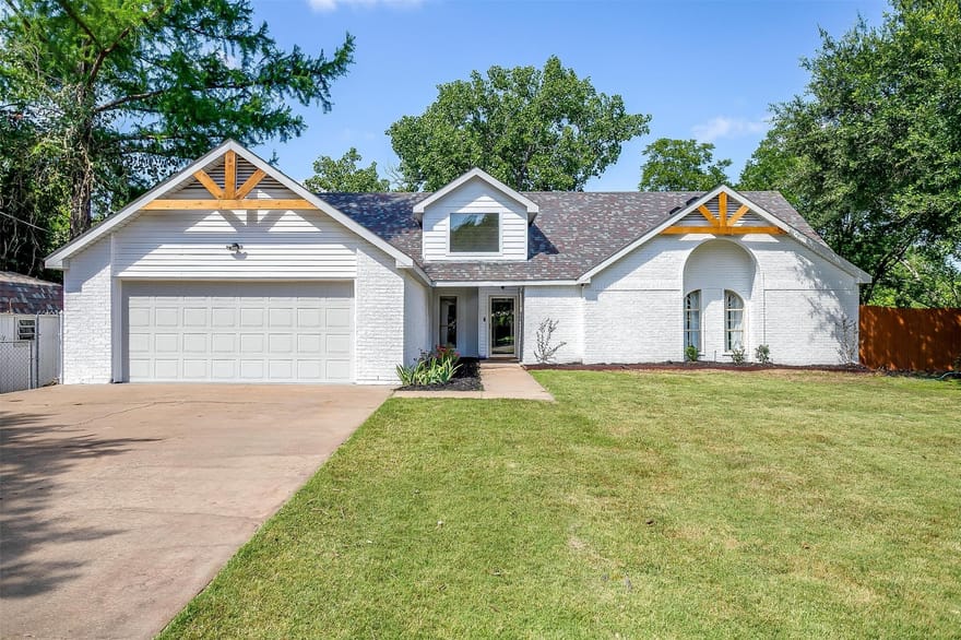 1401 Cheyenne Trail, Granbury, Texas