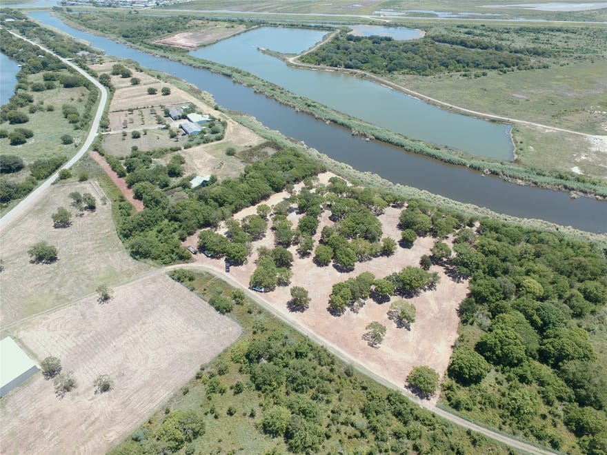 Johnson Drive, Oyster Creek, Texas