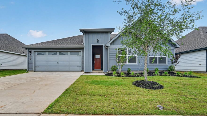 207 Sandstone Circle, Granbury, Texas