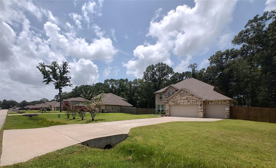 98 Road 6605, Dayton, Texas