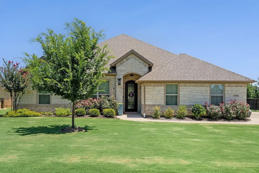 4706 W Wedgefield Road, Granbury, Texas
