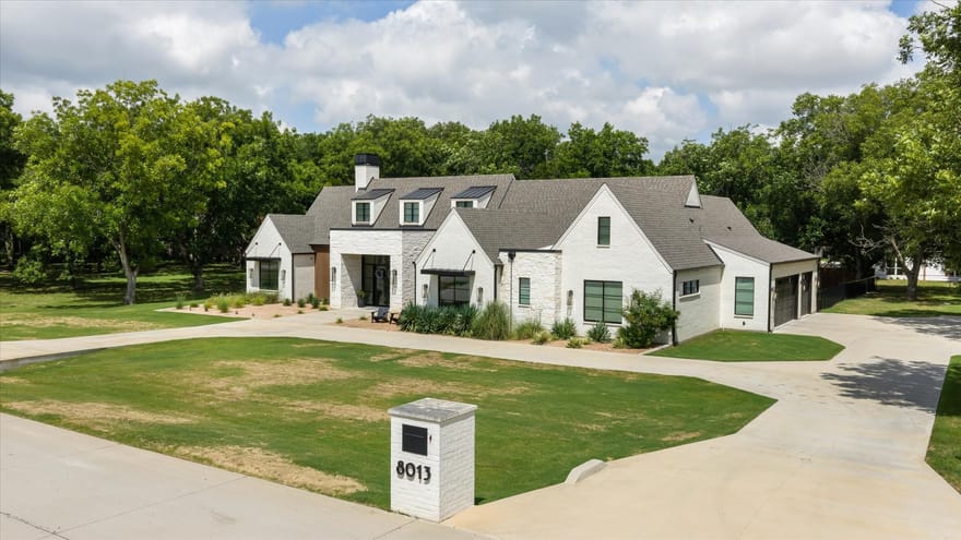 8013 W Landings Road, Granbury, Texas