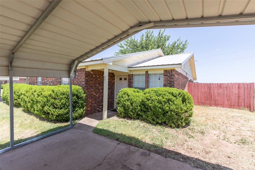 201 & 203 Bluebonnet Drive, Winters, Texas