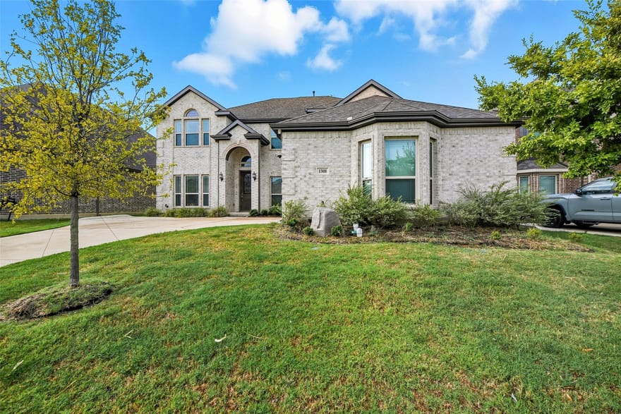 1308 Thunder Dove Drive, Mansfield, Texas