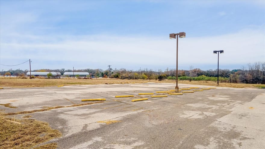 4426 E Us Highway 377, Granbury, Texas