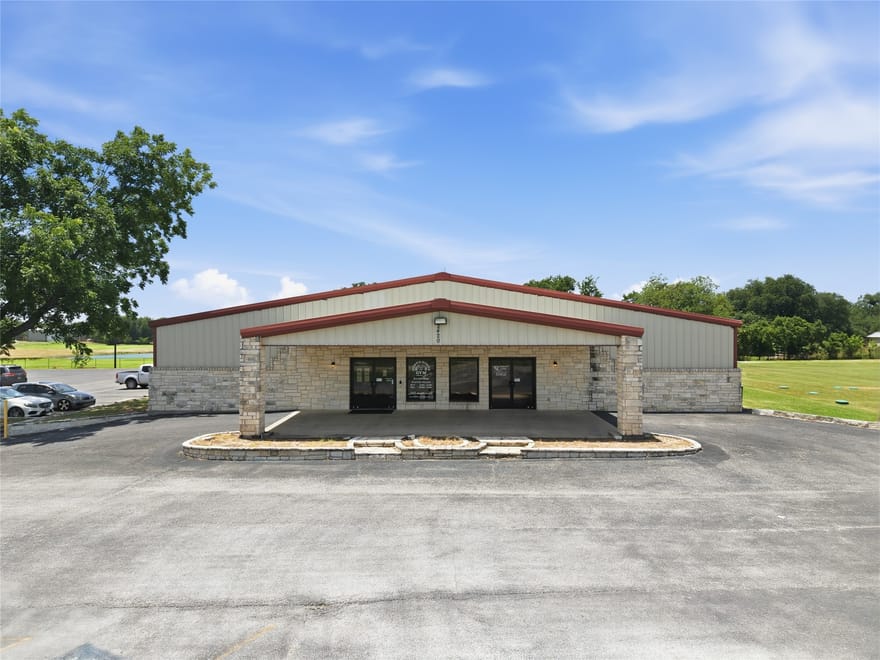 2420 Bob White Drive, Granbury, Texas