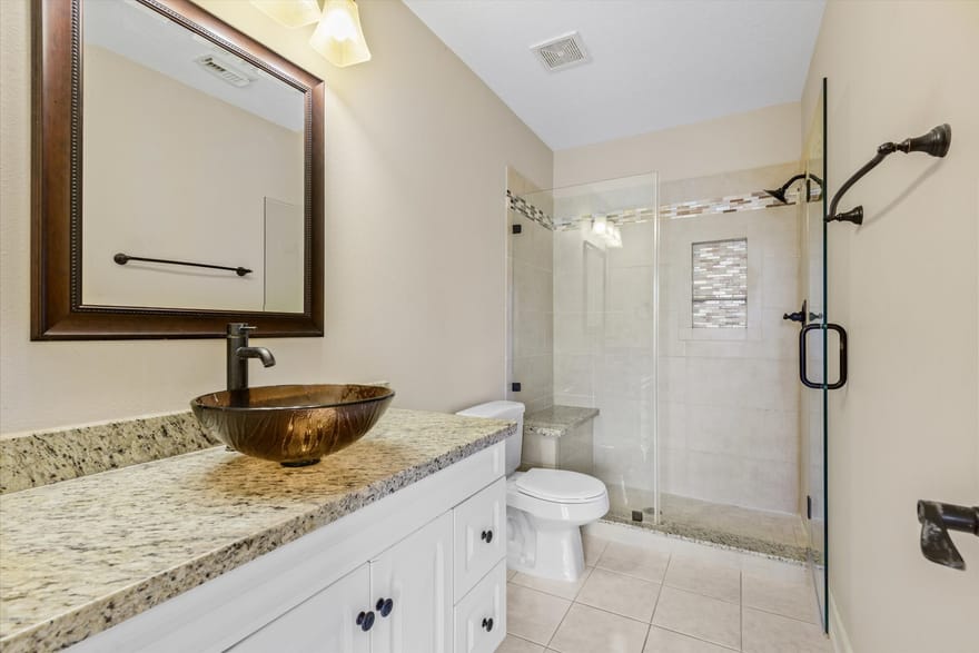 2040 Glencove Drive, Seabrook, Texas