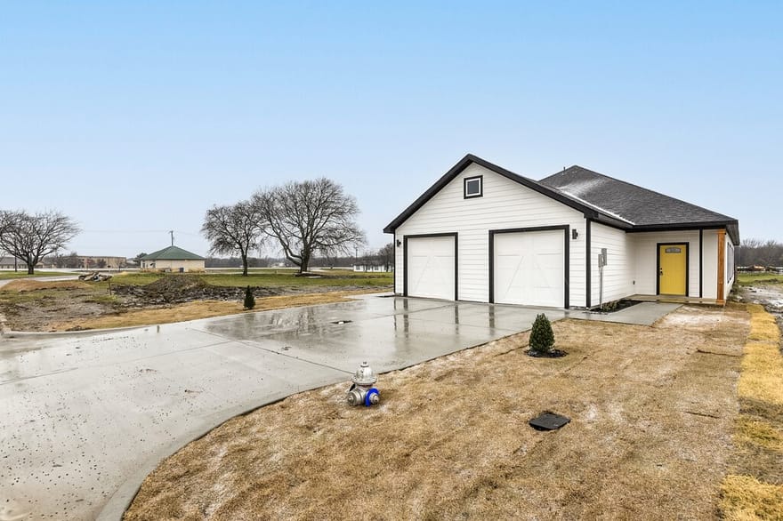 1020 Burnett Boulevard, Alvarado, Texas