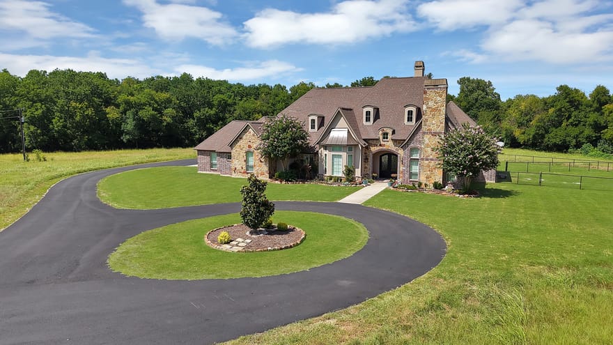 3875 Fm 121, Van Alstyne, Texas