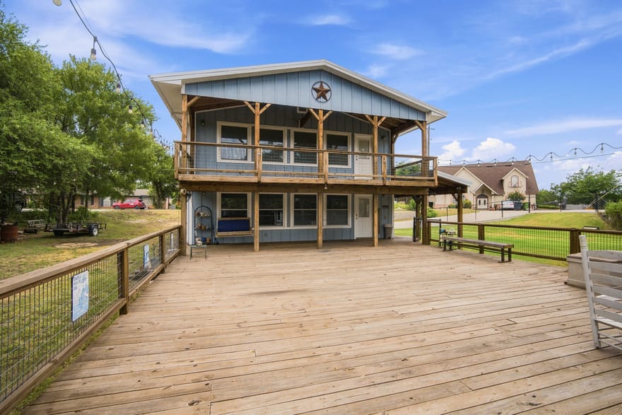 262 Mohon Drive, Whitney, Texas
