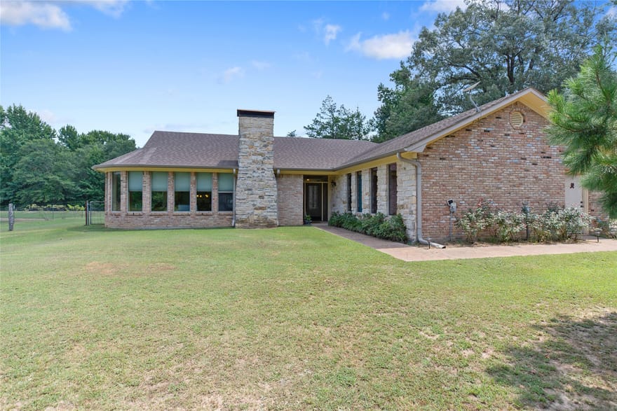 253 County Road 2412, Pickton, Texas