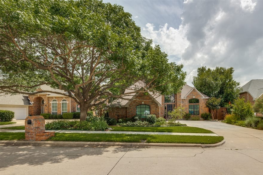 6208 Trailwood Drive, Plano, Texas