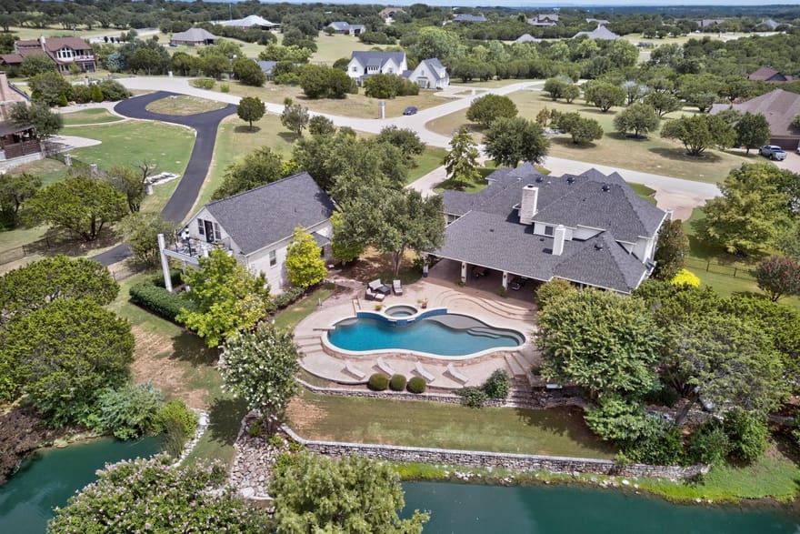 3406 Sundance Court, Granbury, Texas