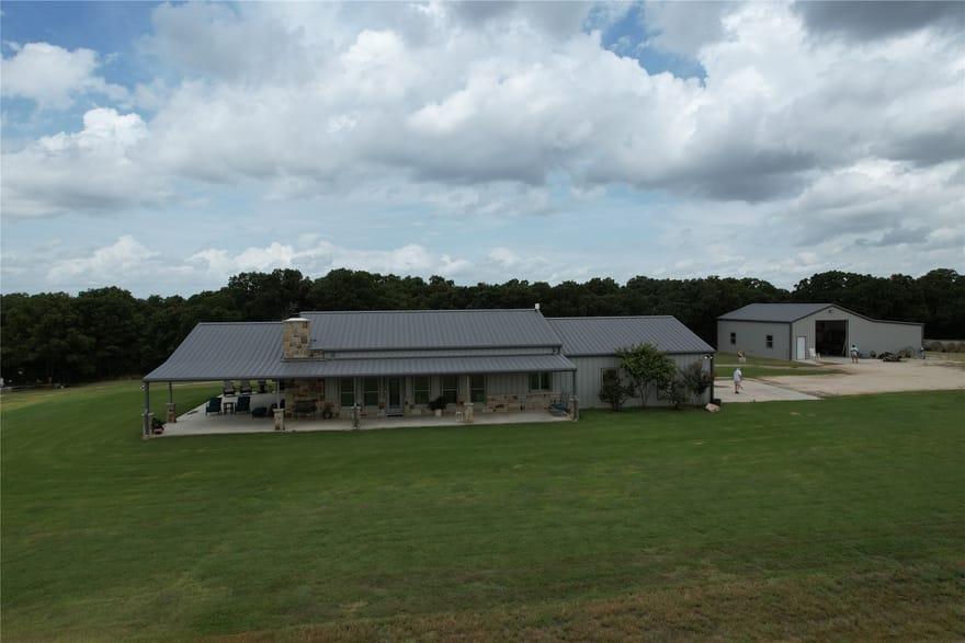 1809 Carminati Road, Montague, Texas