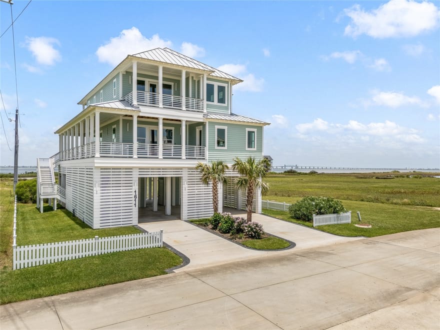 1611 Brown Pelican Bend, Galveston, Texas