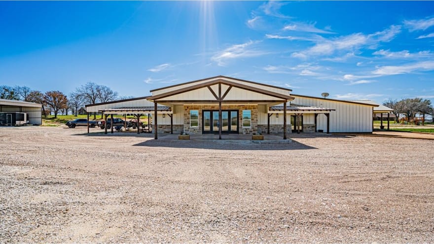 8900 Nix Road, Tolar, Texas