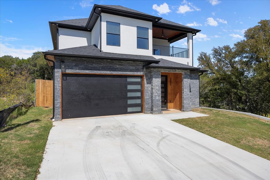 3605 Flint Rock Circle, Granbury, Texas