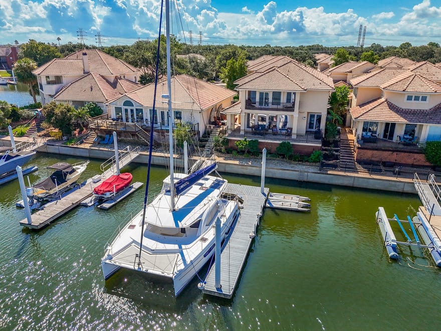 313 Harborside Circle, Kemah, Texas