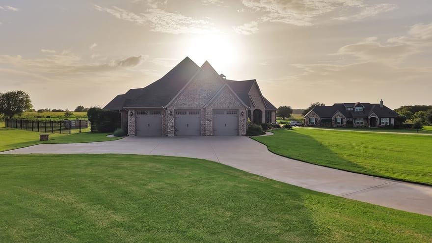 9688 Whispering Creek Terrace, Grandview, Texas
