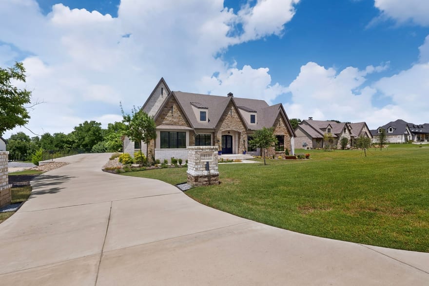 413 Charlie Joseph Drive, Van Alstyne, Texas