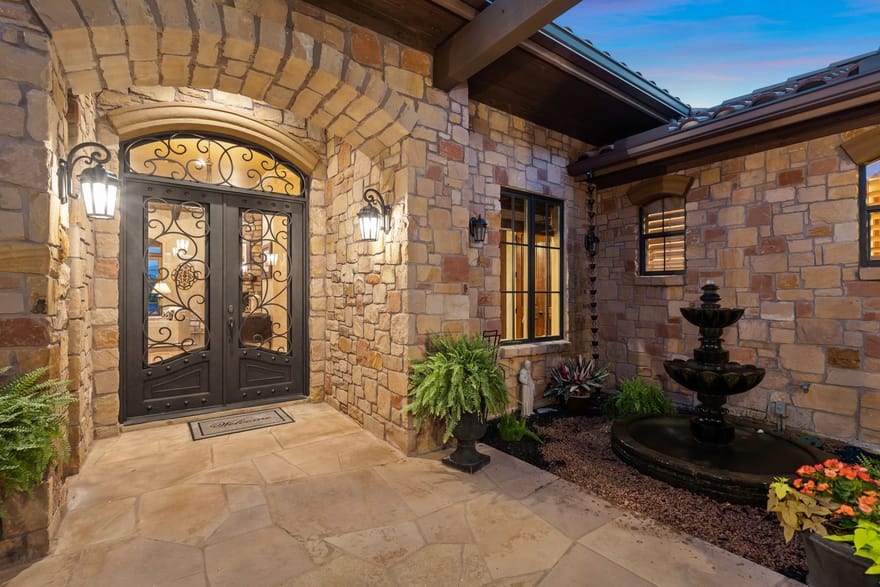 481 Chimney Cove Drive, Marble Falls, Texas