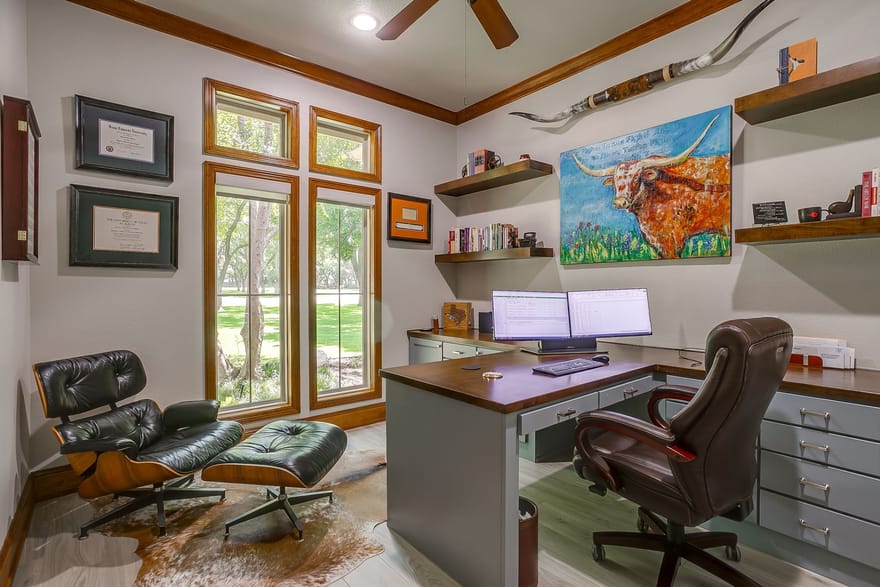 7406 Hampton Drive, Granbury, Texas