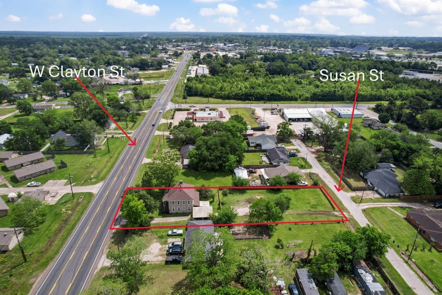 1005 W Clayton Street, Dayton, Texas